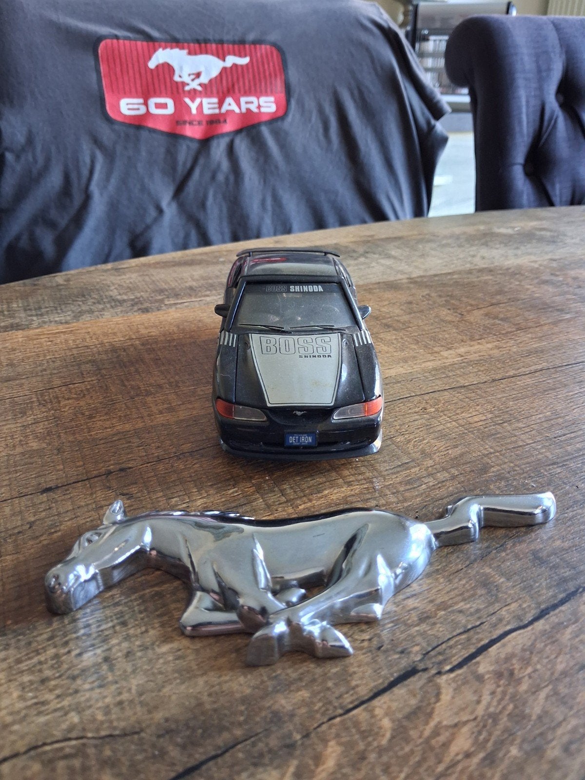Mooie Ford Mustangs 1:24 te koop, Ophalen, Zo goed als nieuw, Auto, Jada