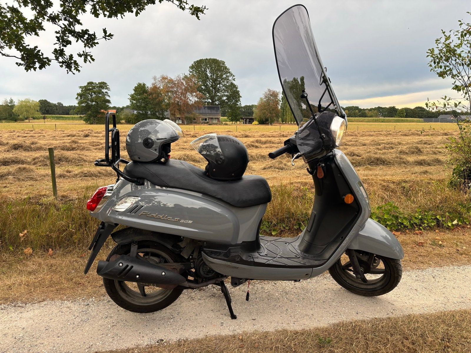 Sym Fiddle 2 Nardo Grijs 2021 | 45 km/u | met accessoires, Fietsen en Brommers, Scooters | SYM, Ophalen, Gebruikt, Maximaal 45 km/u