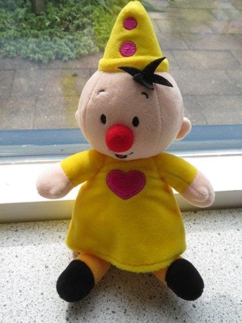2 x Bumba clown clowntje merk Studio 100 geel pakje, Geel, Overige typen, Ophalen of Verzenden, Zo goed als nieuw
