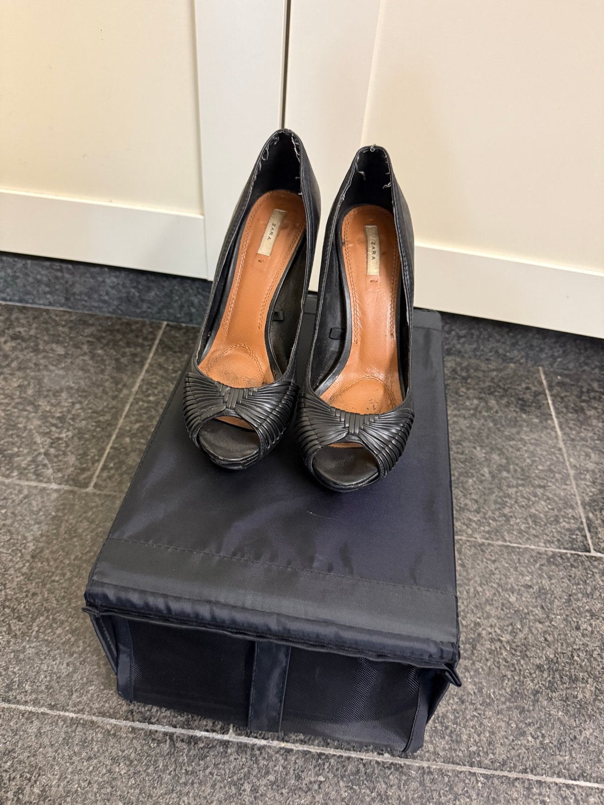 Zwarte Zara Peep-toe Pumps met Hoge Hakken maat 38, Zwart, Ophalen of Verzenden, Schoenen met hoge hakken, Gedragen