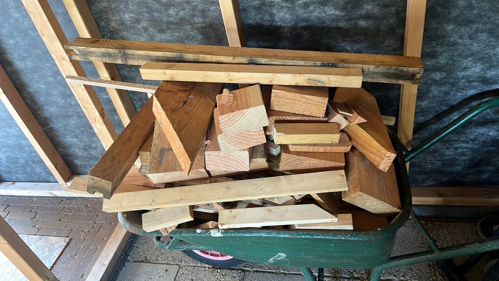 Brandhout en reststukken osb gratis afhalen, Doe-het-zelf en Verbouw, Ophalen, Minder dan 25 mm, Zo goed als nieuw, Plank