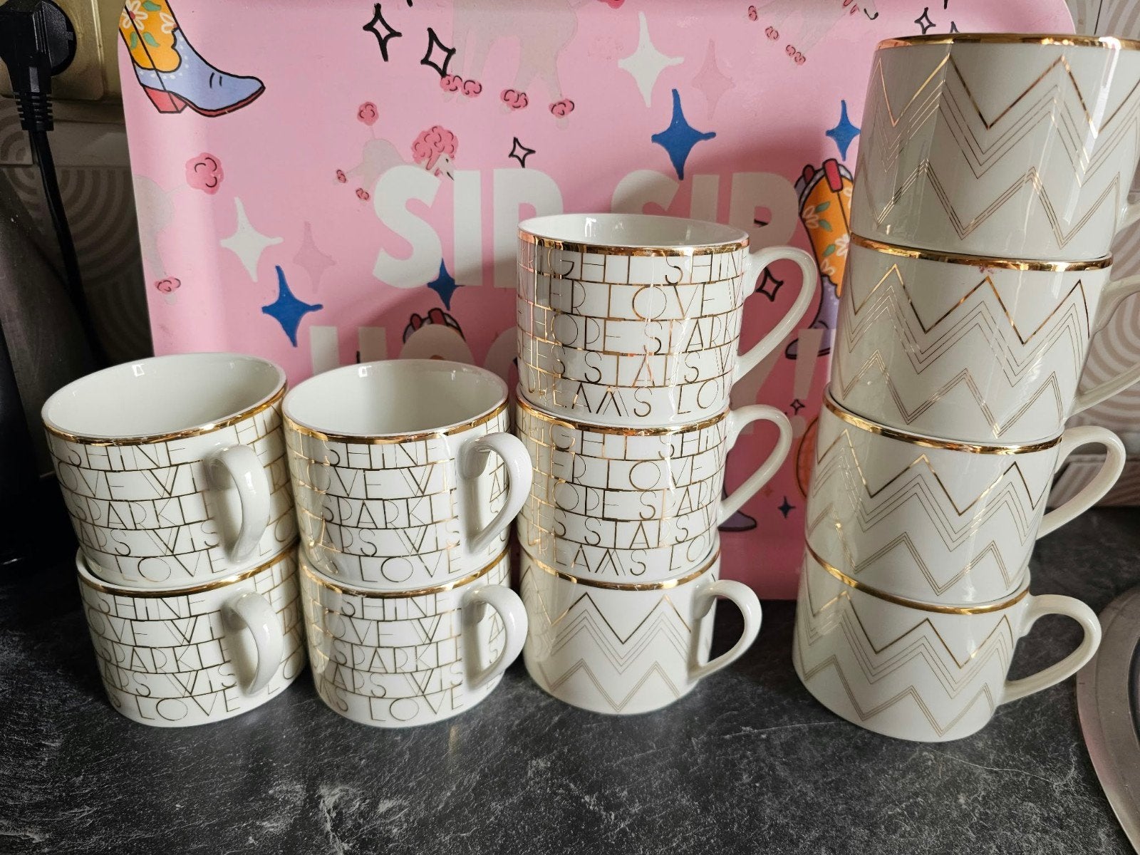 H&M Home Mokken Set - Wit met Goudkleurige Opdruk (11 stuks), Overige merken, Keramiek, Zo goed als nieuw, Modern