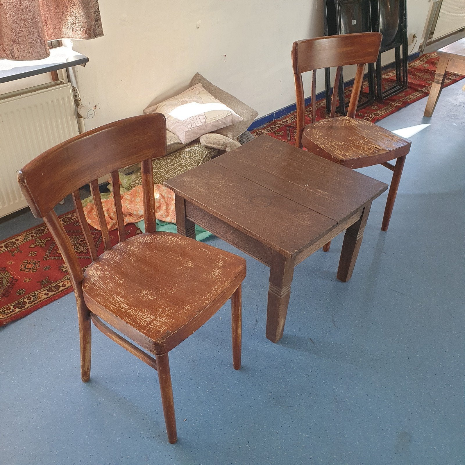 Salonafel & café stoelen GRATIS, Huis en Inrichting, Gebruikt, Twee, Bruin, Rustiek