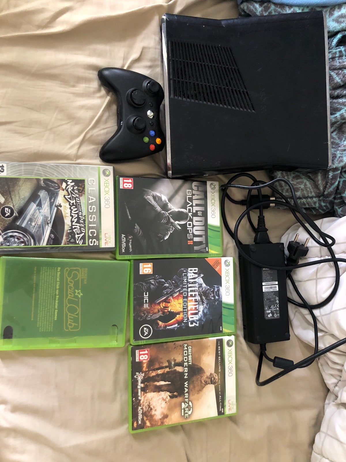 Oude Xbox 360 slim 250 GB met games - Retro gaming plezier!, Ophalen of Verzenden, Met 1 controller, Gebruikt, Met games