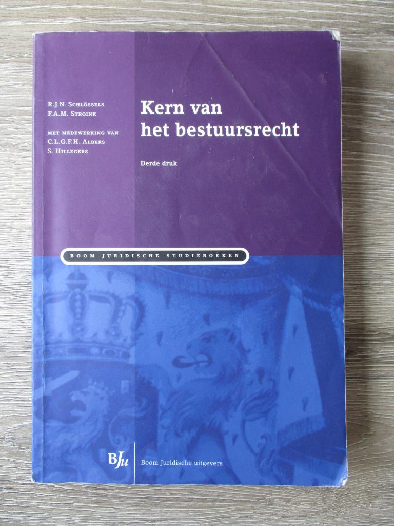 Kern van het bestuursrecht - Schlössels / Stroink, Ophalen of Verzenden, Alpha, Gelezen, WO