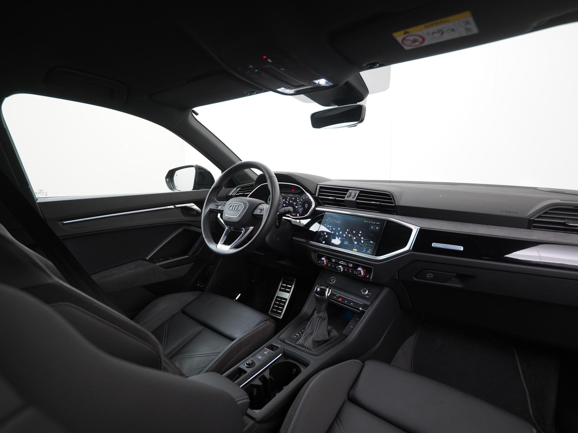 Audi Q3 Sportback 45 TFSIe S Line Black optiek | Leder | Tre, Auto's, Audi, 12 maanden, Gebruikt, Zwart, Hybride Elektrisch/Benzine