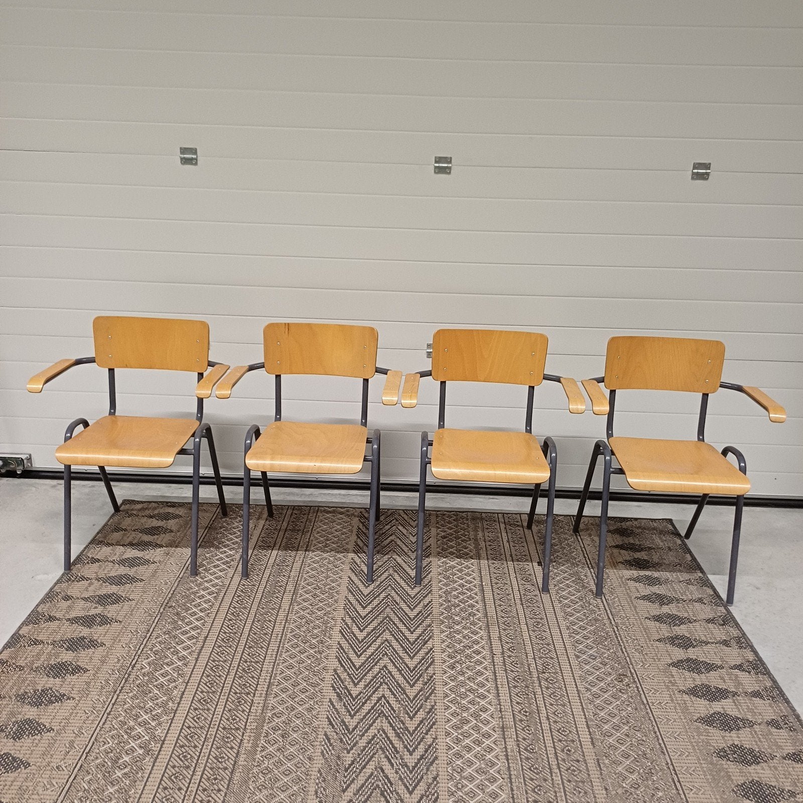 4 x vintage design stoelen schoolstoelen jaren 60, Ophalen, Gebruikt, Bruin, Vijf, Zes of meer stoelen