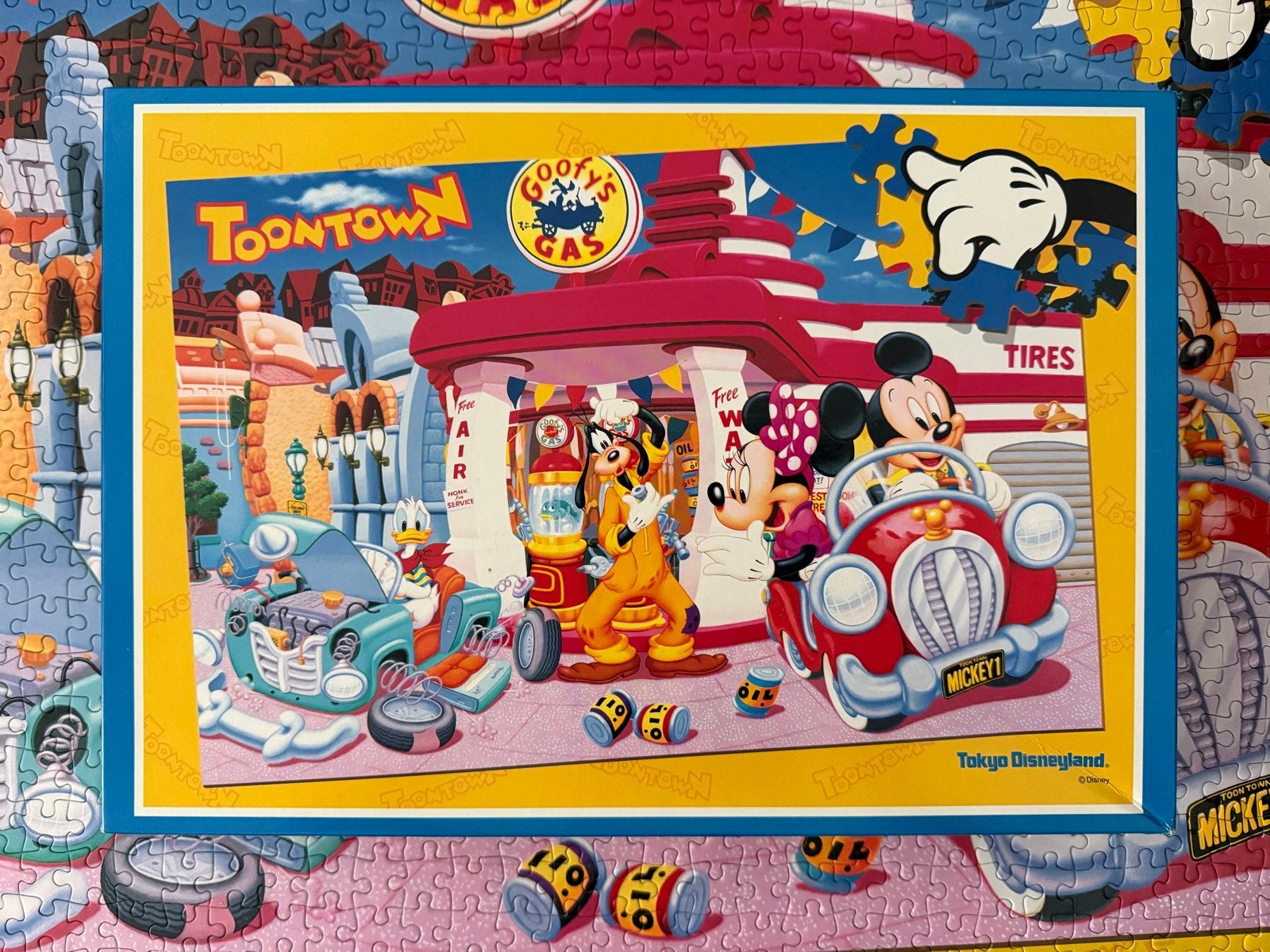 Disney Toontown puzzel 1000 stukjes Tokyo Disneyland, Ophalen of Verzenden, 500 t/m 1500 stukjes, Zo goed als nieuw, Legpuzzel