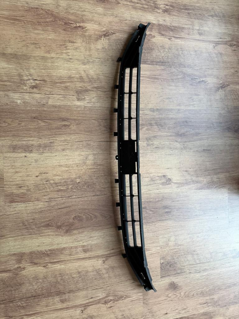 OEM Ford Focus mk4 voorbumper ondergrill, Gebruikt, Voor, Ophalen of Verzenden, Ford