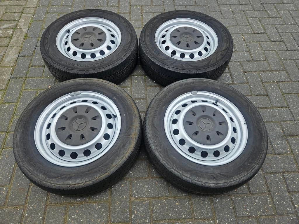 Mercedes vito velgen met zomerbanden 5x112

205/65 16c, Ophalen of Verzenden