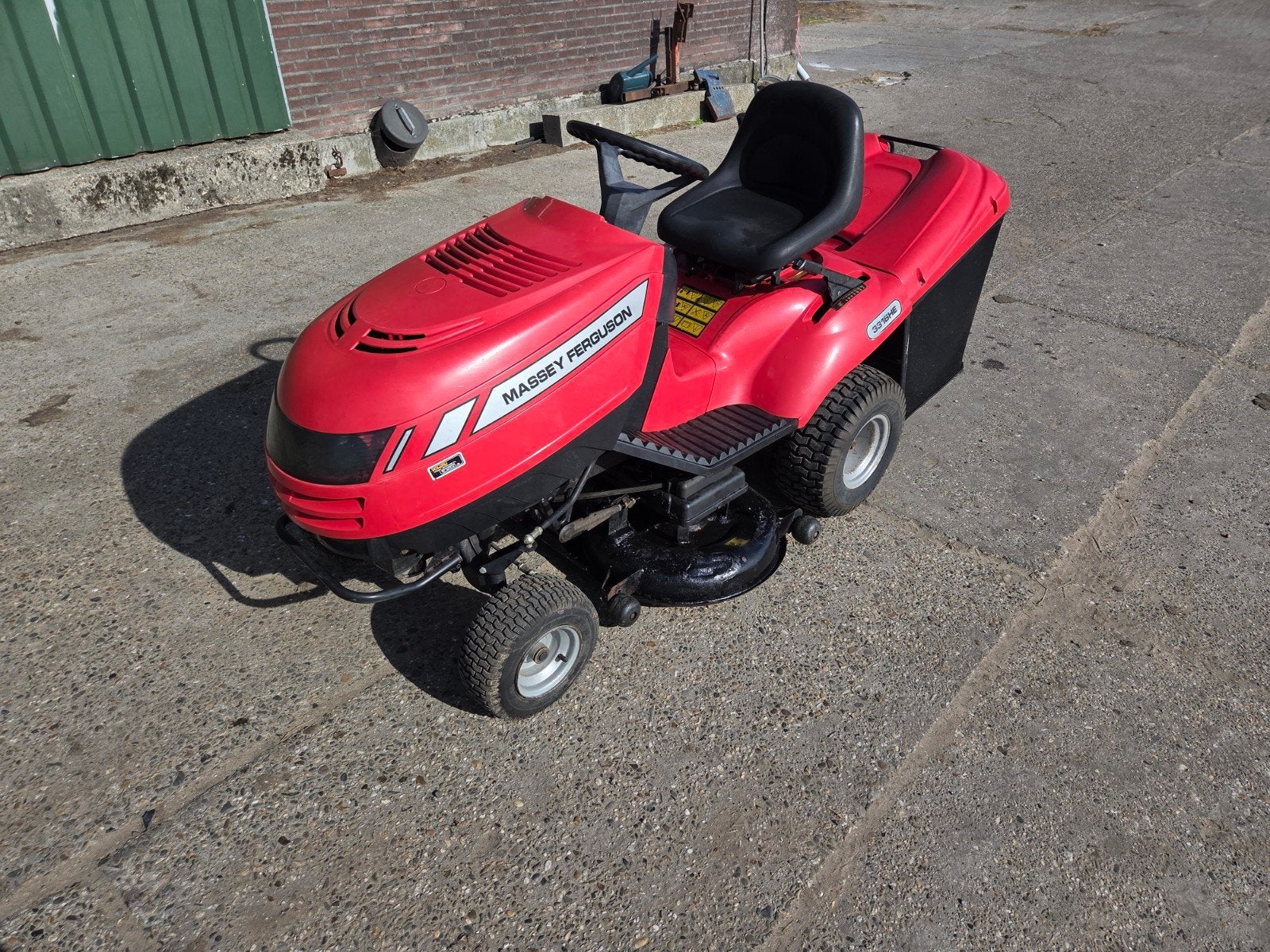 Massey ferguson zitmaaier 17.5 pk hydrostaat, Tuin en Terras, Zitmaaiers, Ophalen, Gebruikt, Elektrische starter, 90 tot 120 cm