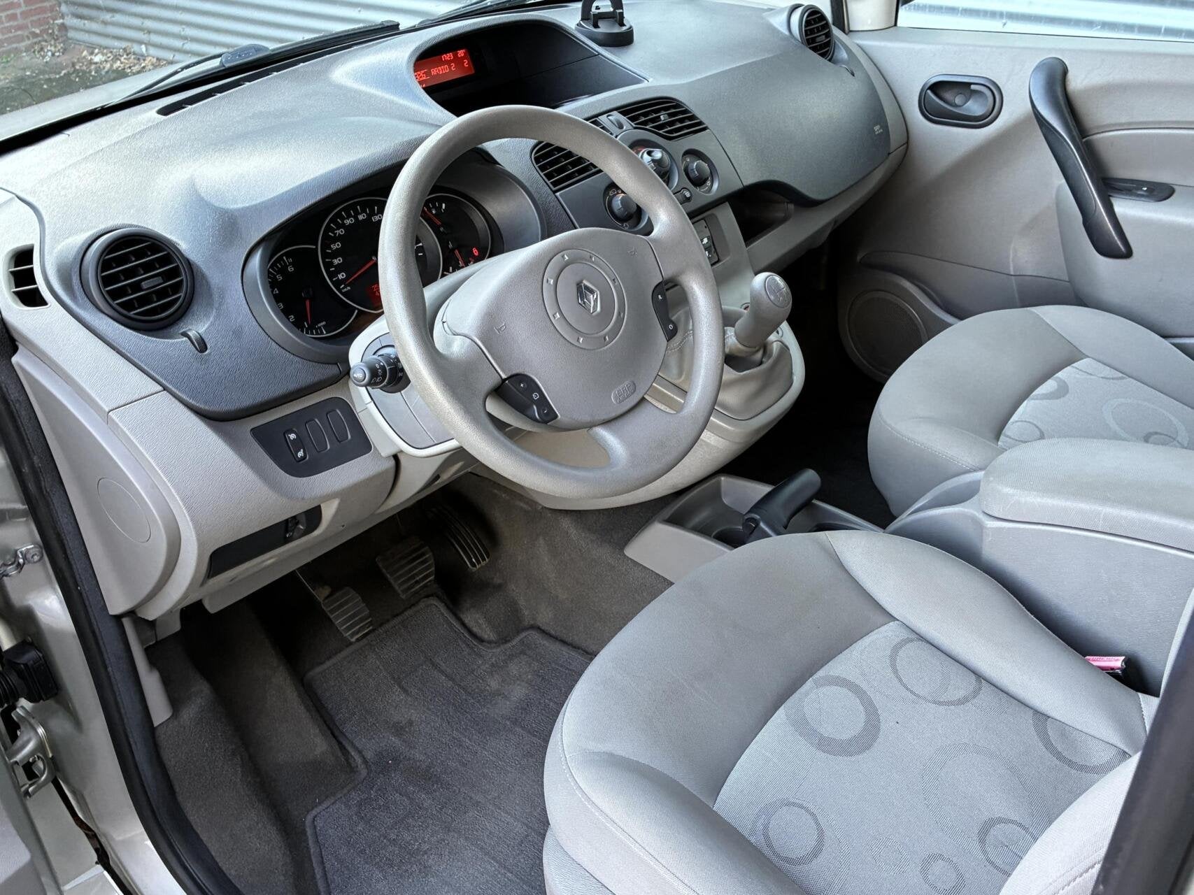 Renault Kangoo Family 1.6-16V Expression 5 Pers Airco Cruise, Auto's, Gebruikt, 4 cilinders, Origineel Nederlands, Handgeschakeld