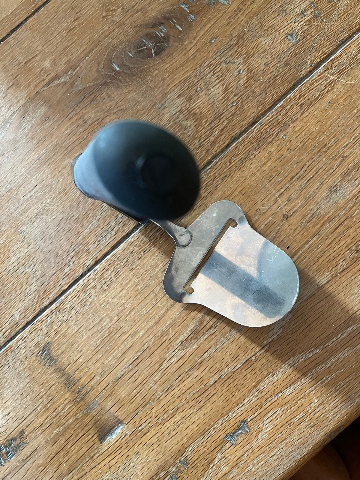 Ergonomische kaasschaaf met zwart handvat, Ophalen of Verzenden, Zwart, Metaal, Overige merken