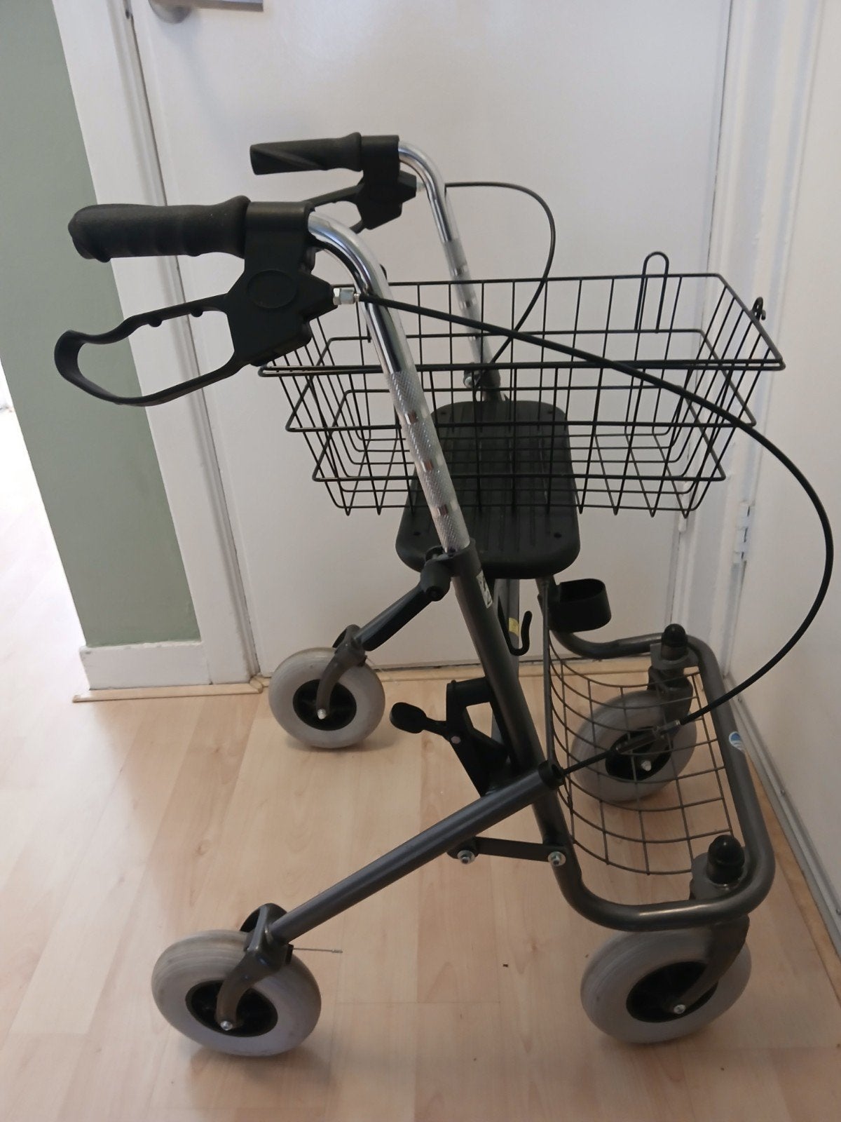 Rollator met mandje zgan, Ophalen