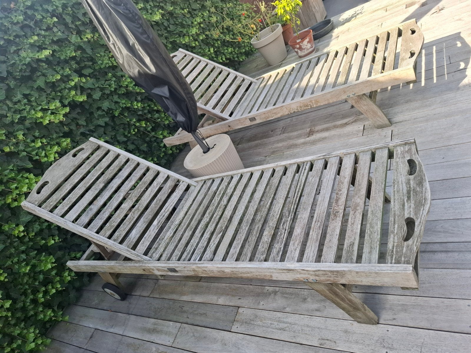Houten ligbedden/ligstoelen 2x, Ophalen, Gebruikt, Hout, Verstelbaar