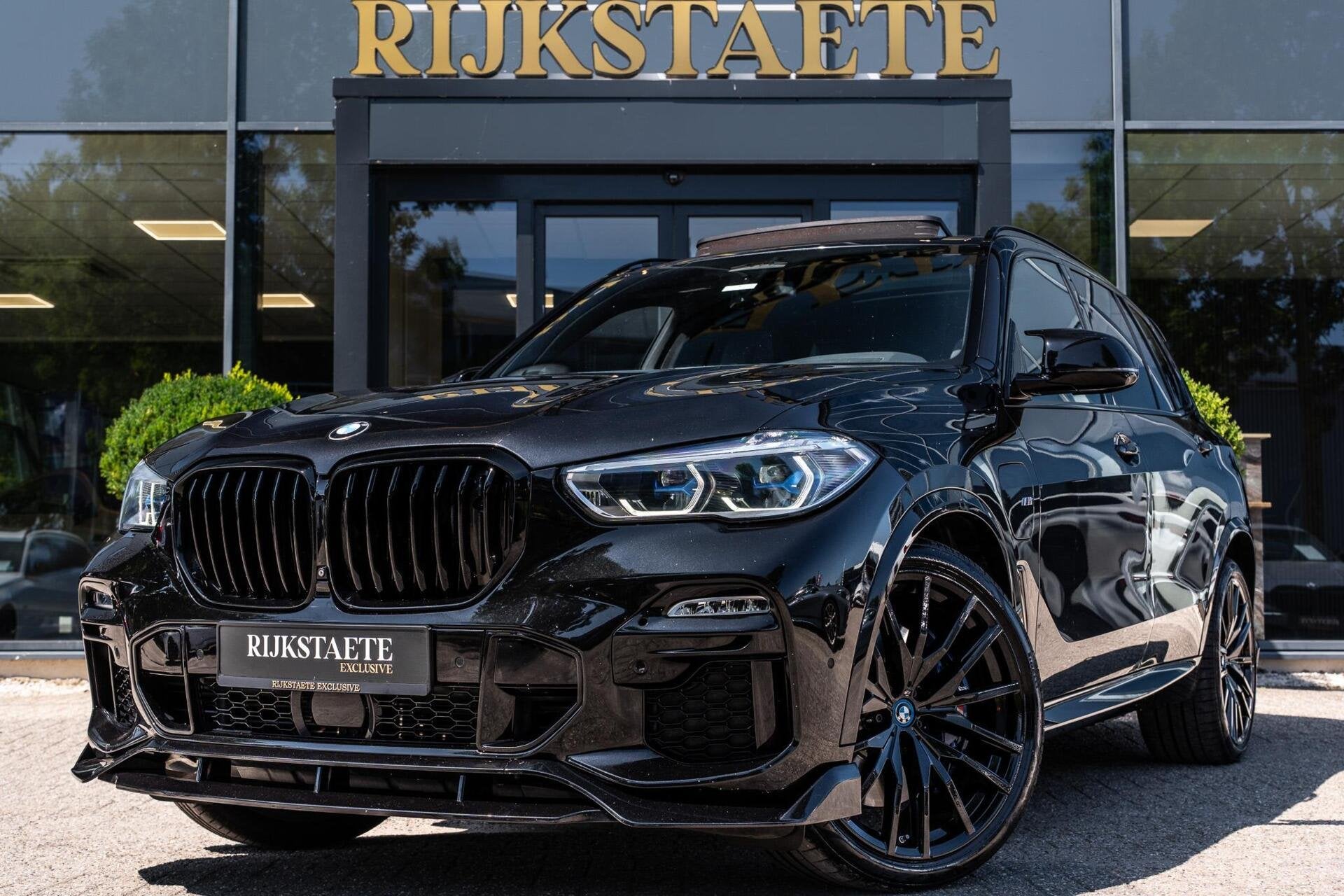 BMW X5 xDrive45e High Executive|PANO|M-SPORT|H&K|HEADUP|22'', Auto's, Gebruikt, 394 pk, Met garantie (alle), Zwart