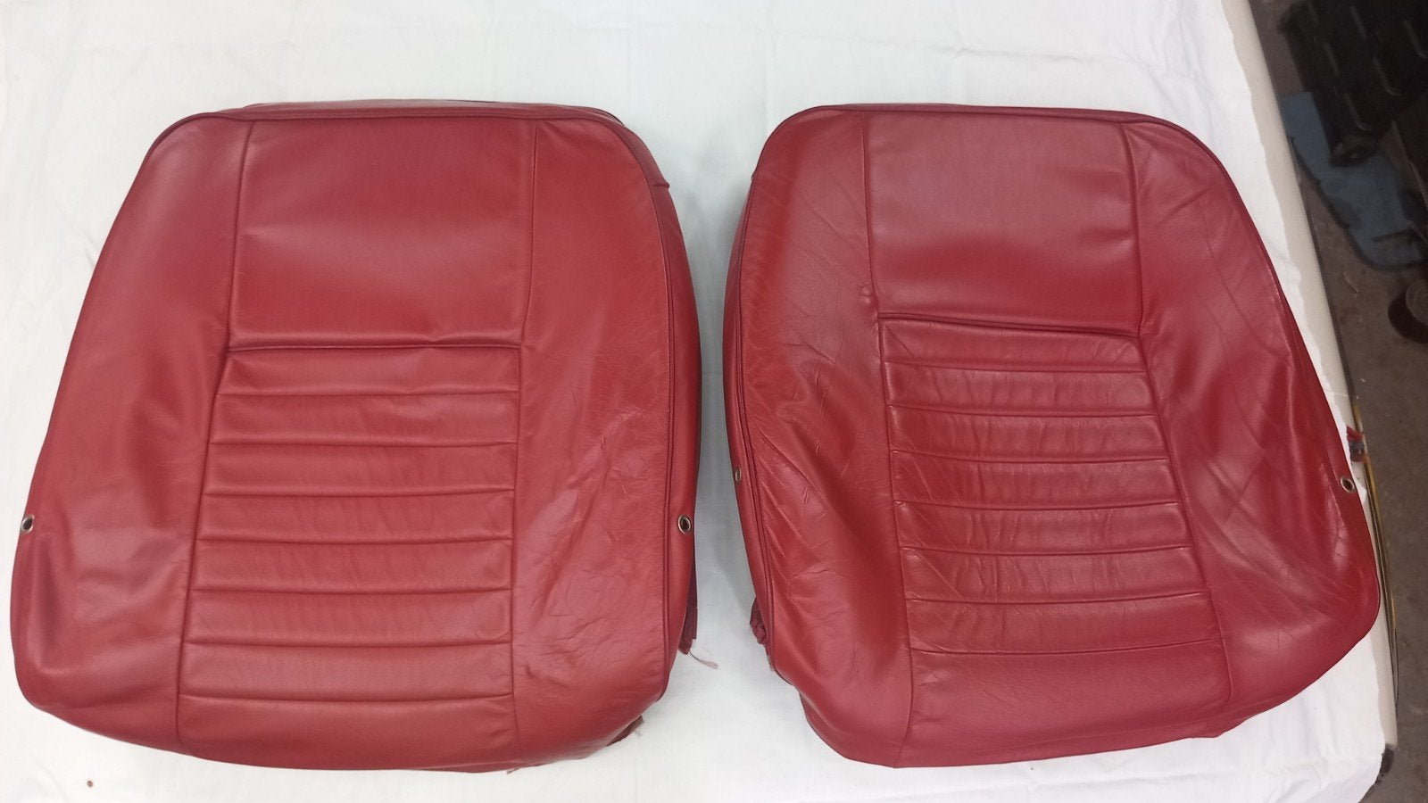 Te koop, leren  stoelbekleding voor een volvo p1800s, Ophalen, Volvo