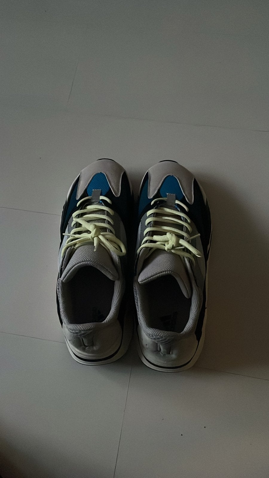 Adidas Yeezy Boost 700 Wave Runner - Maat 44, Kleding | Heren, Schoenen, Ophalen, Zo goed als nieuw, Overige kleuren, Sneakers of Gympen
