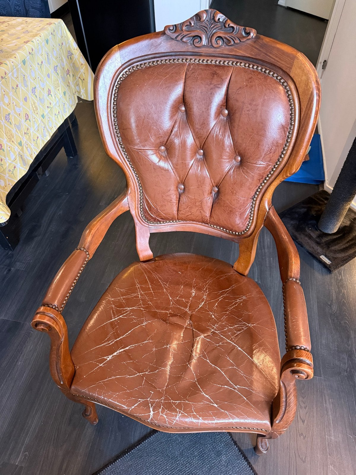 Antieke Leren Stoel - Klassiek Design, Antiek en Kunst, Antiek | Meubels | Stoelen en Banken, Ophalen