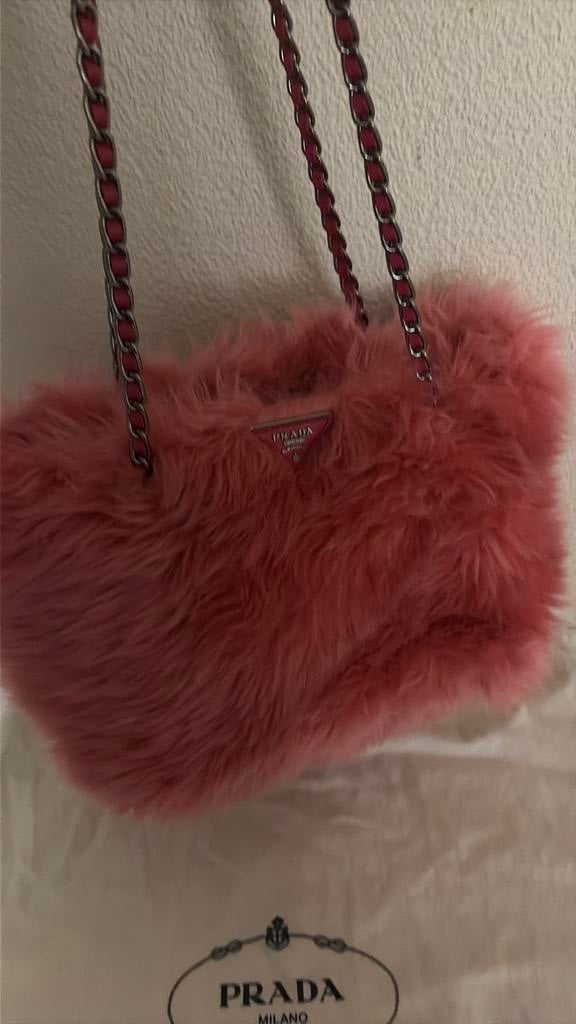 Prada faux fur roze schouder tas, Ophalen of Verzenden, Zo goed als nieuw, Roze, Schoudertasje
