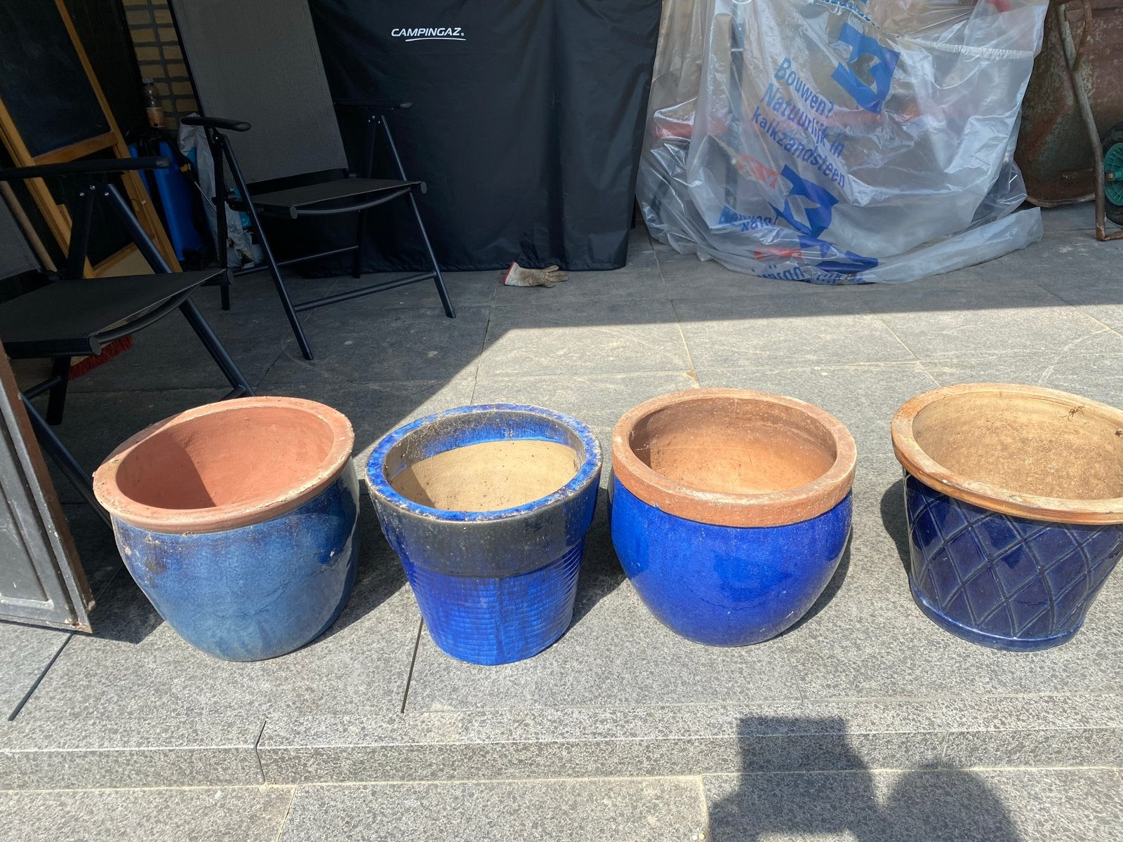 Diverse blauw geglazuurde terracotta bloempotten, Gebruikt, Rond, Binnen, Minder dan 40 cm