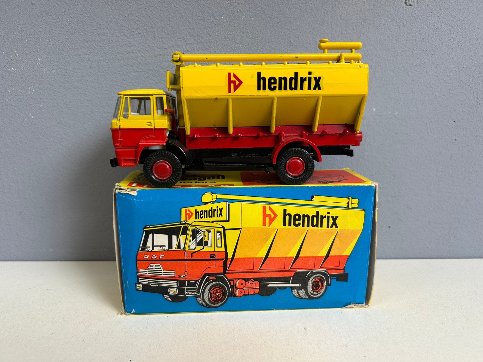 Lion toys car Daf Bulkwagen Vijzelwagen HENDRIX Mengvoeders., Hobby en Vrije tijd, Modelauto's | 1:50, Ophalen of Verzenden, Zo goed als nieuw