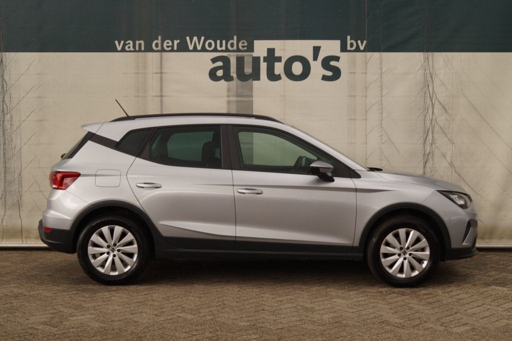 SEAT Arona 1.0 TSI Style -NAVI-LED-DIGI-ECC-PDC- (bj 2024), Auto's, Seat, Voorwielaandrijving, Dealer onderhouden, Stof, Gebruikt