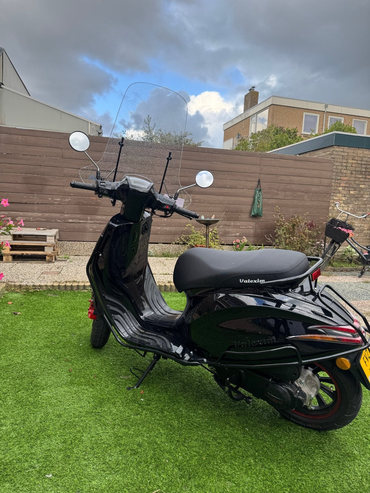 Zo goed als nieuwe Valexim scooter met 2,5 jaar garantie, Ophalen, Zo goed als nieuw