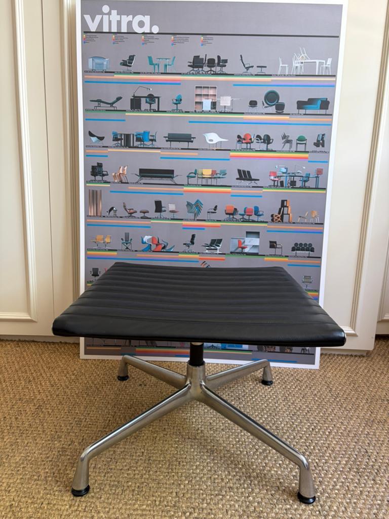 Vitra Eames EA125 Voetenbank - Zwart Leer gepolijst alu, Vitra, Leer, Ophalen of Verzenden, Zo goed als nieuw