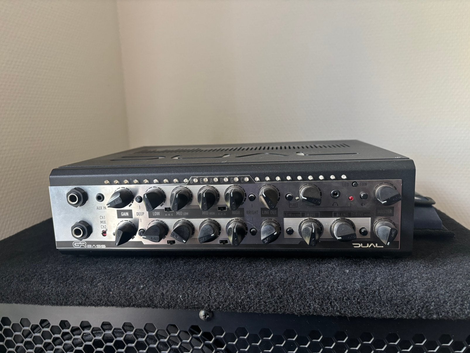 GR Dual 2x800 bastop, Muziek en Instrumenten, Ophalen, Zo goed als nieuw, 100 watt of meer