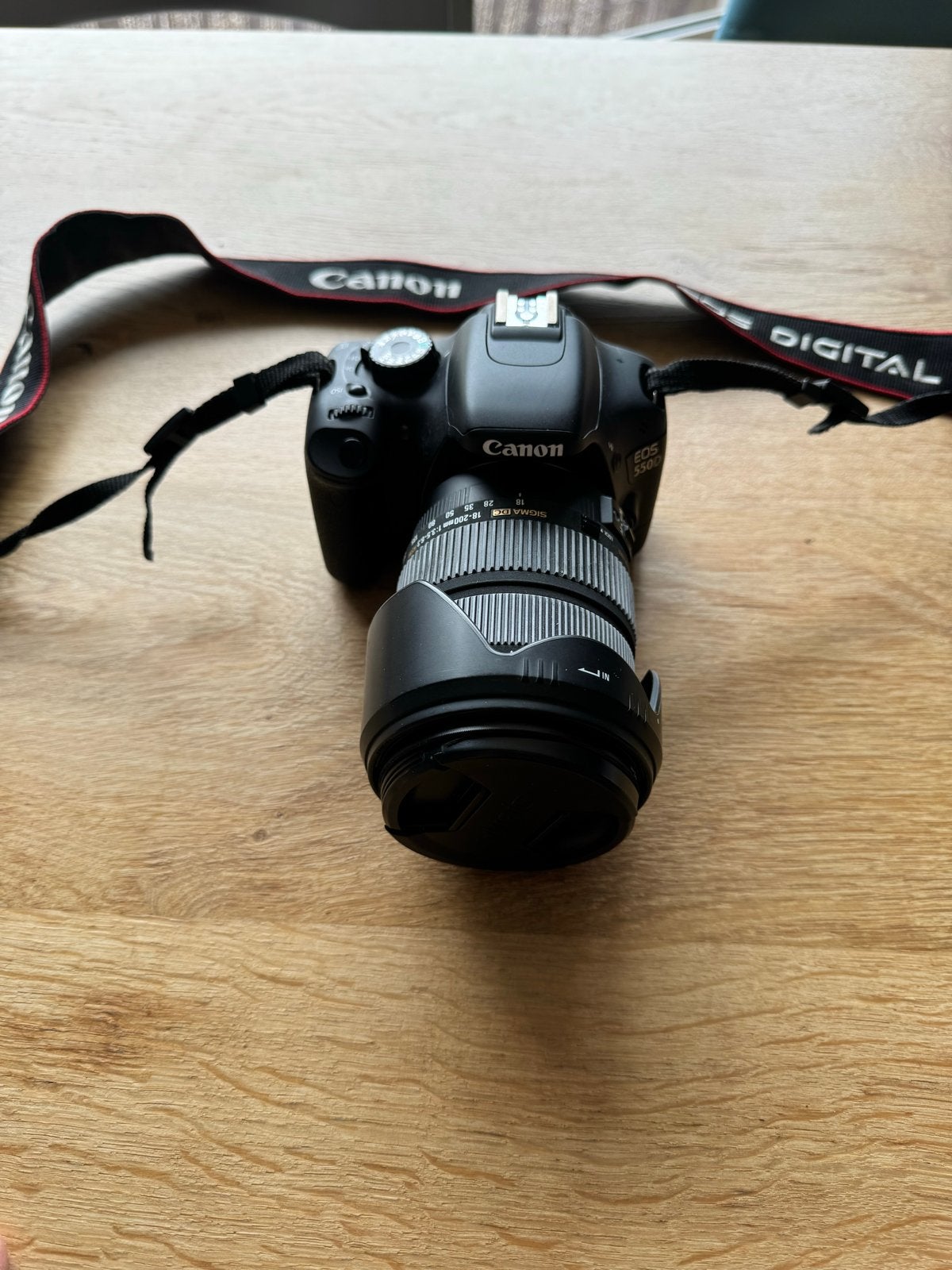 Canon EOS 550D spiegelreflexcamera met Sigma 18-200mm lens, Audio, Tv en Foto, Fotocamera's Digitaal, Ophalen, Gebruikt, Spiegelreflex