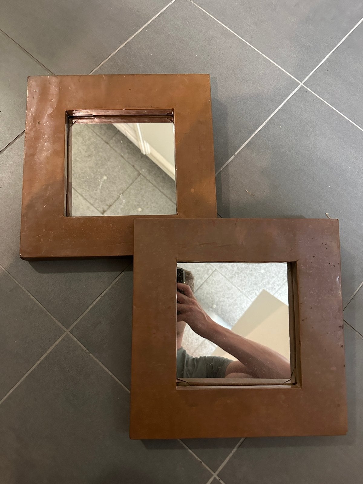 Set van 2 vierkante spiegels met koperen frame, Antiek en Kunst, Ophalen, Vierkant, Minder dan 50 cm, Minder dan 100 cm