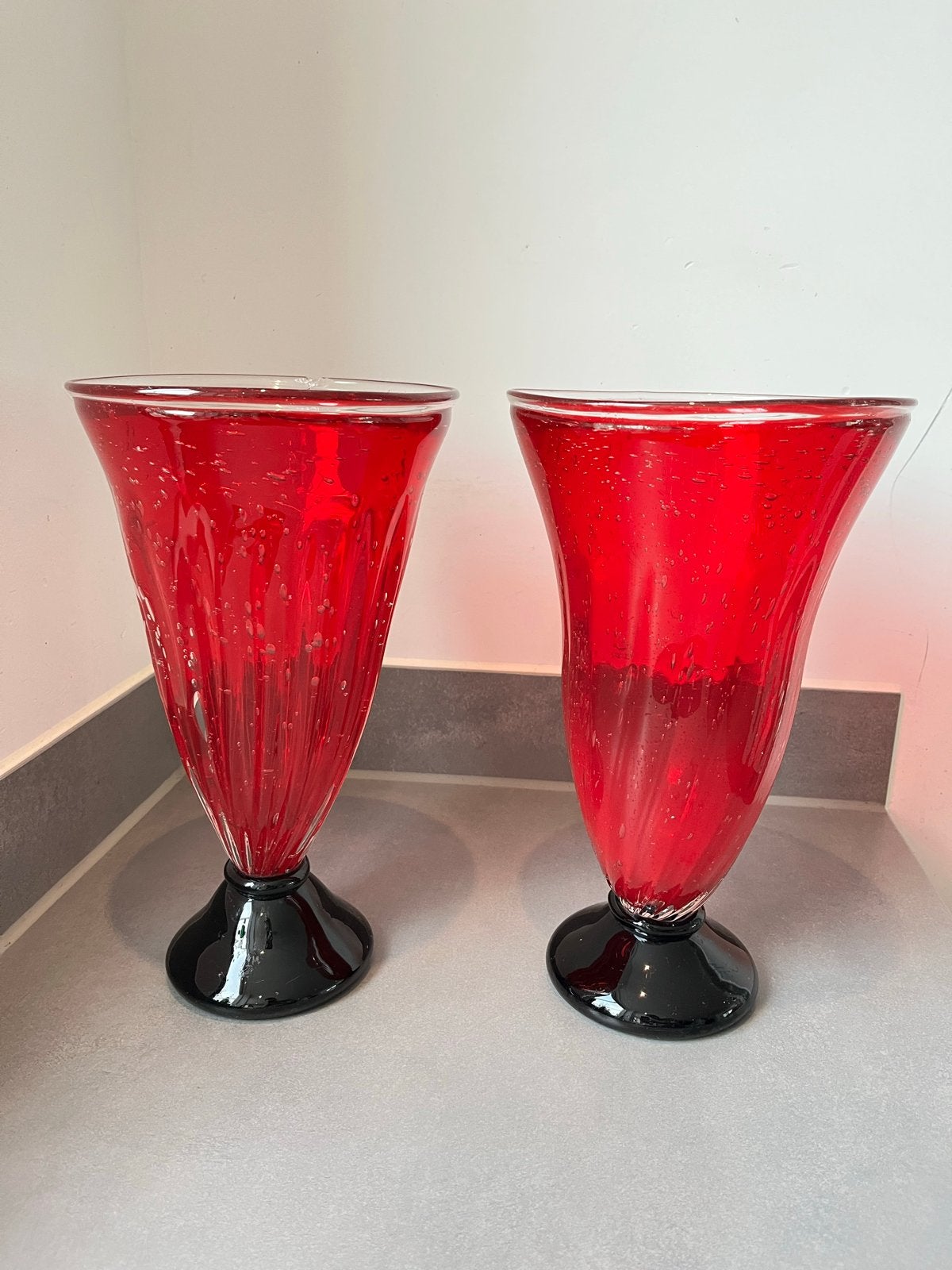 Set van 2 rode glazen decoratie vazen, Ophalen of Verzenden