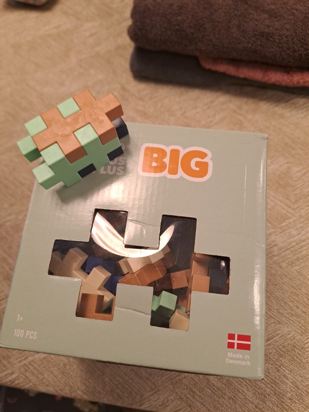 Plus Plus Big, Ophalen