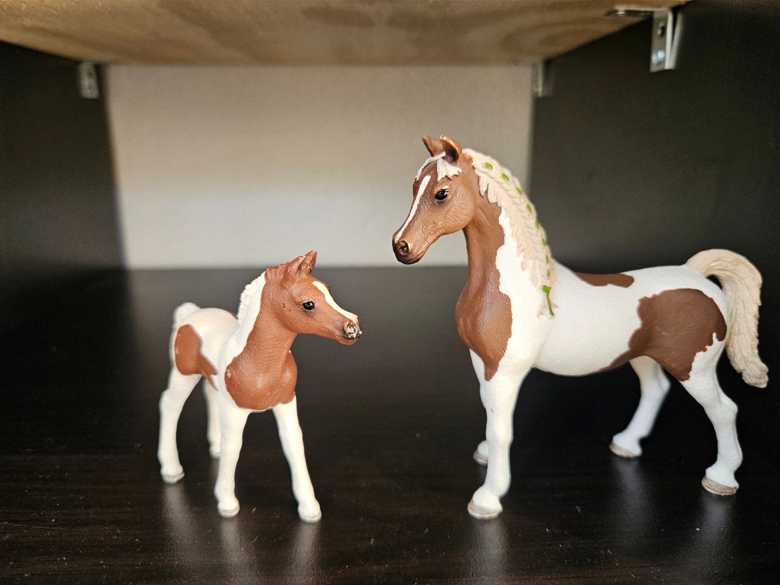 Pinto Arabier merrie en veulen speelgoedfiguren, Ophalen of Verzenden