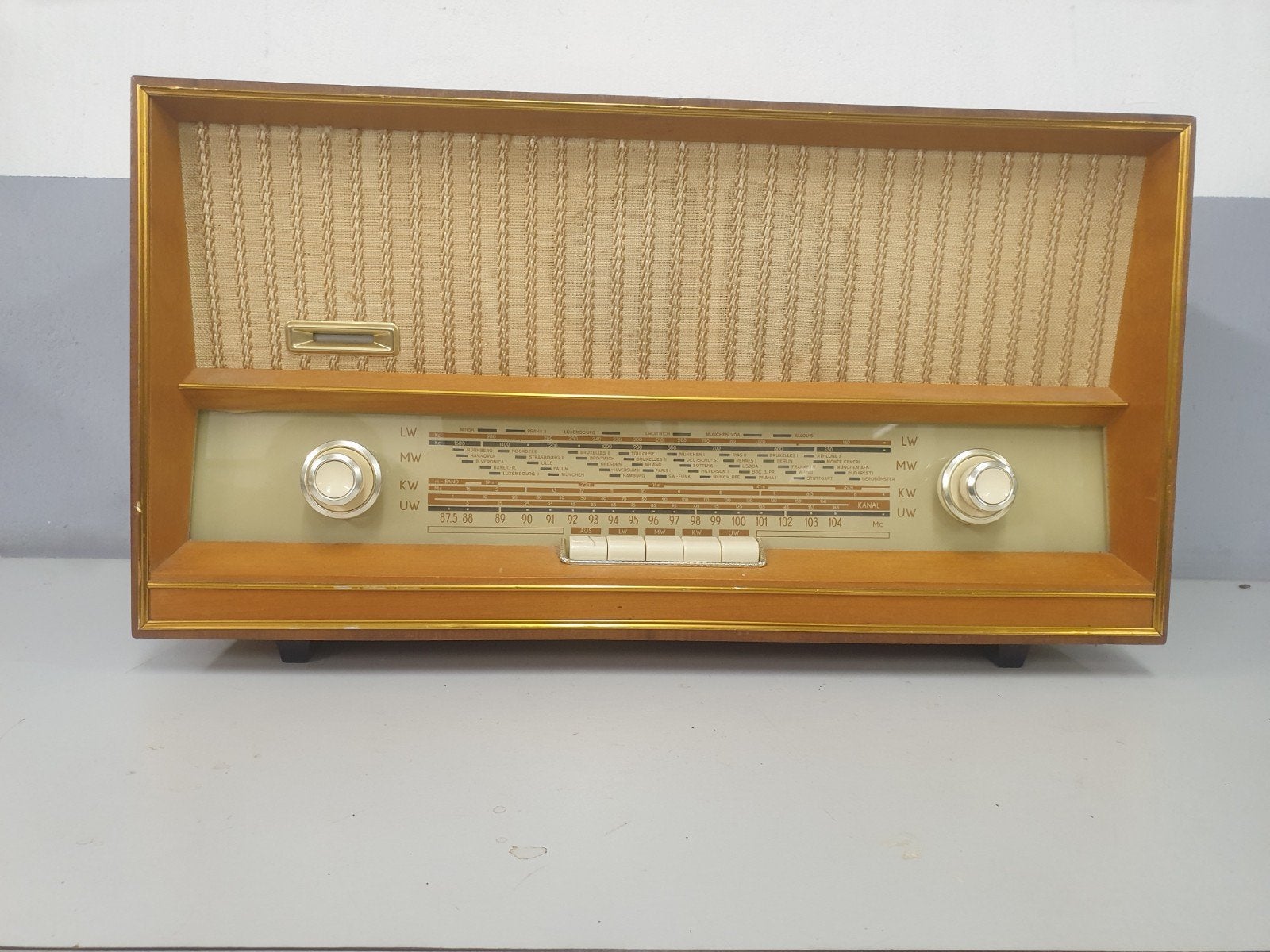 Vintage buizenradio - Prachtig houten design, Ophalen, Gebruikt, Radio