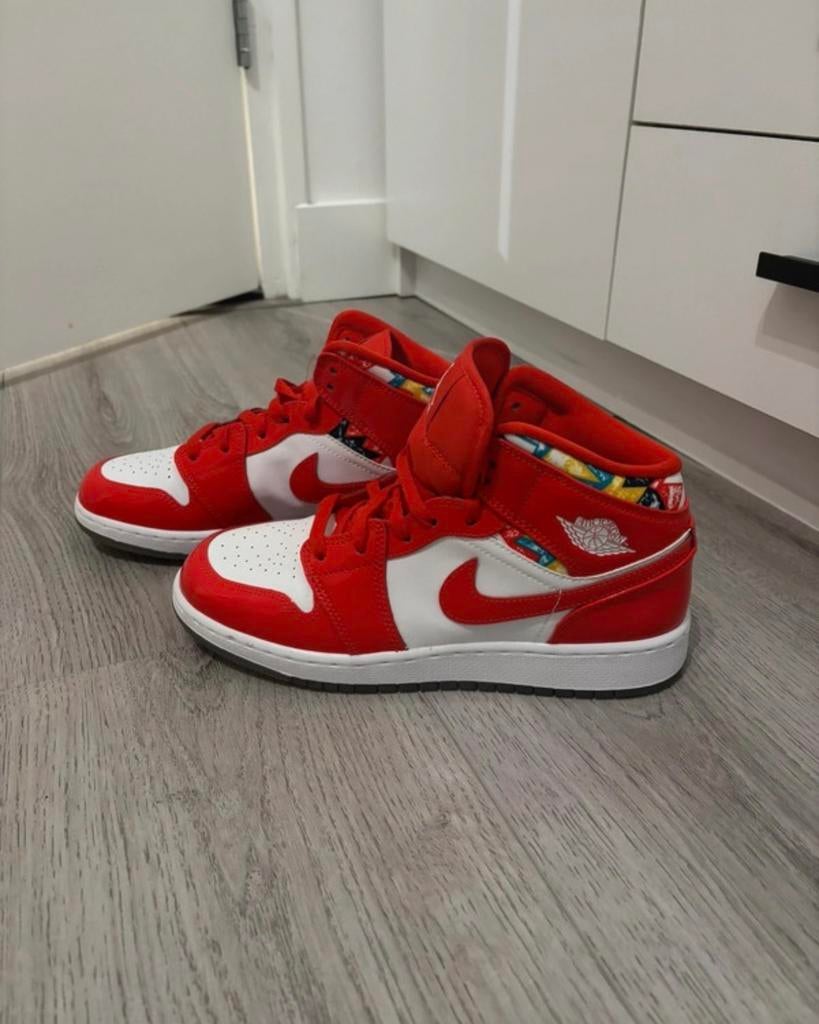 Jordan 1 Mid Barcelona Sweater TD - Rood/Wit Maat 39, Ophalen of Verzenden, Zo goed als nieuw, Rood, Sneakers of Gympen