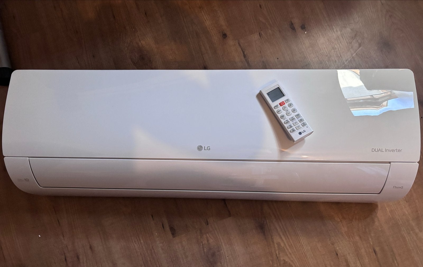 LG Dual Inverter ThinQ Wifi airco en afstandsbediening, Ophalen, Zo goed als nieuw, Wandairco, Afstandsbediening