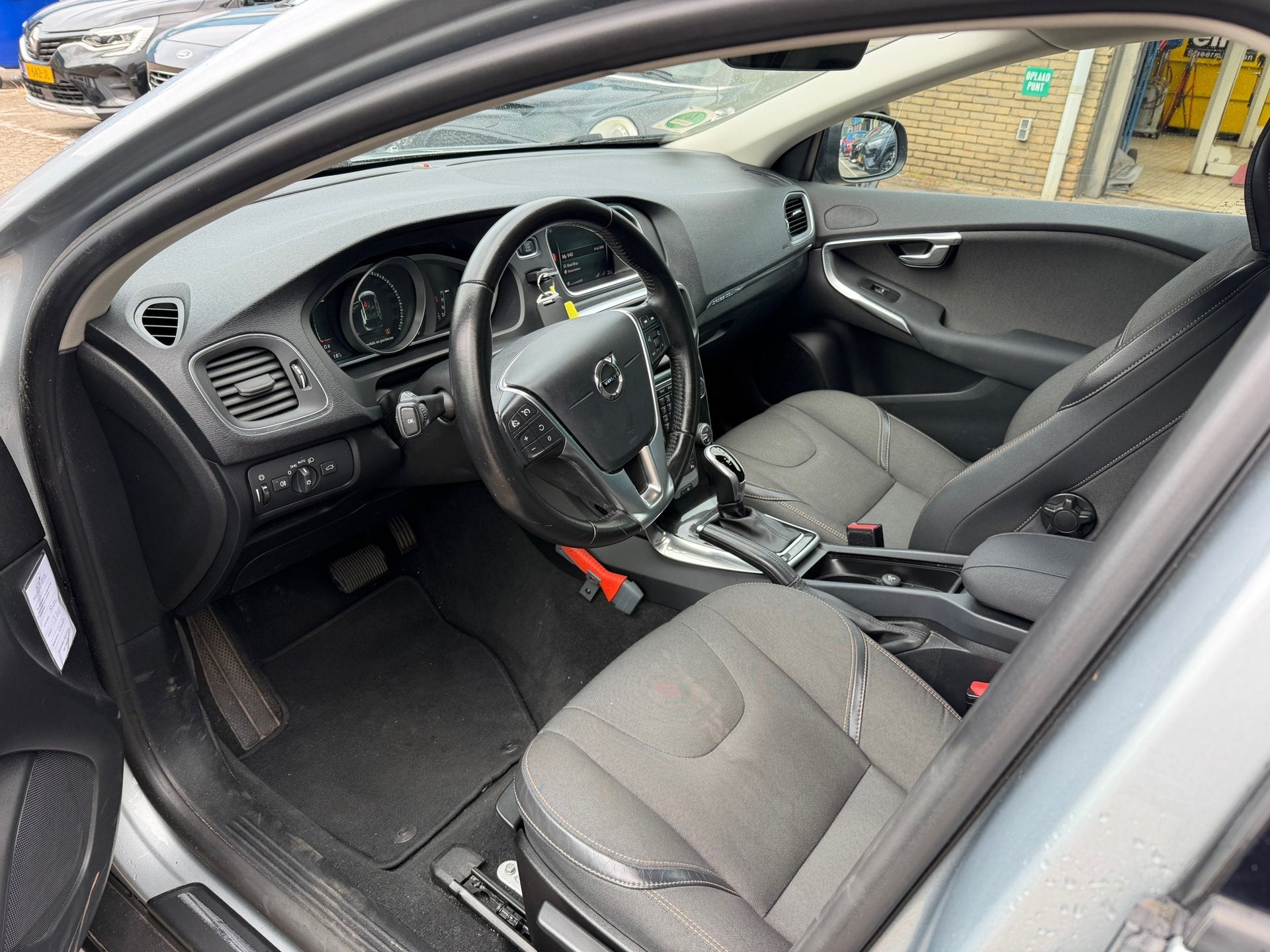 Volvo V40 Cross Country 1.5 T3 Nordic+|Camera|Cruise|Nap|2e, Euro 6, 700 kg, Leder en Stof, Origineel Nederlands