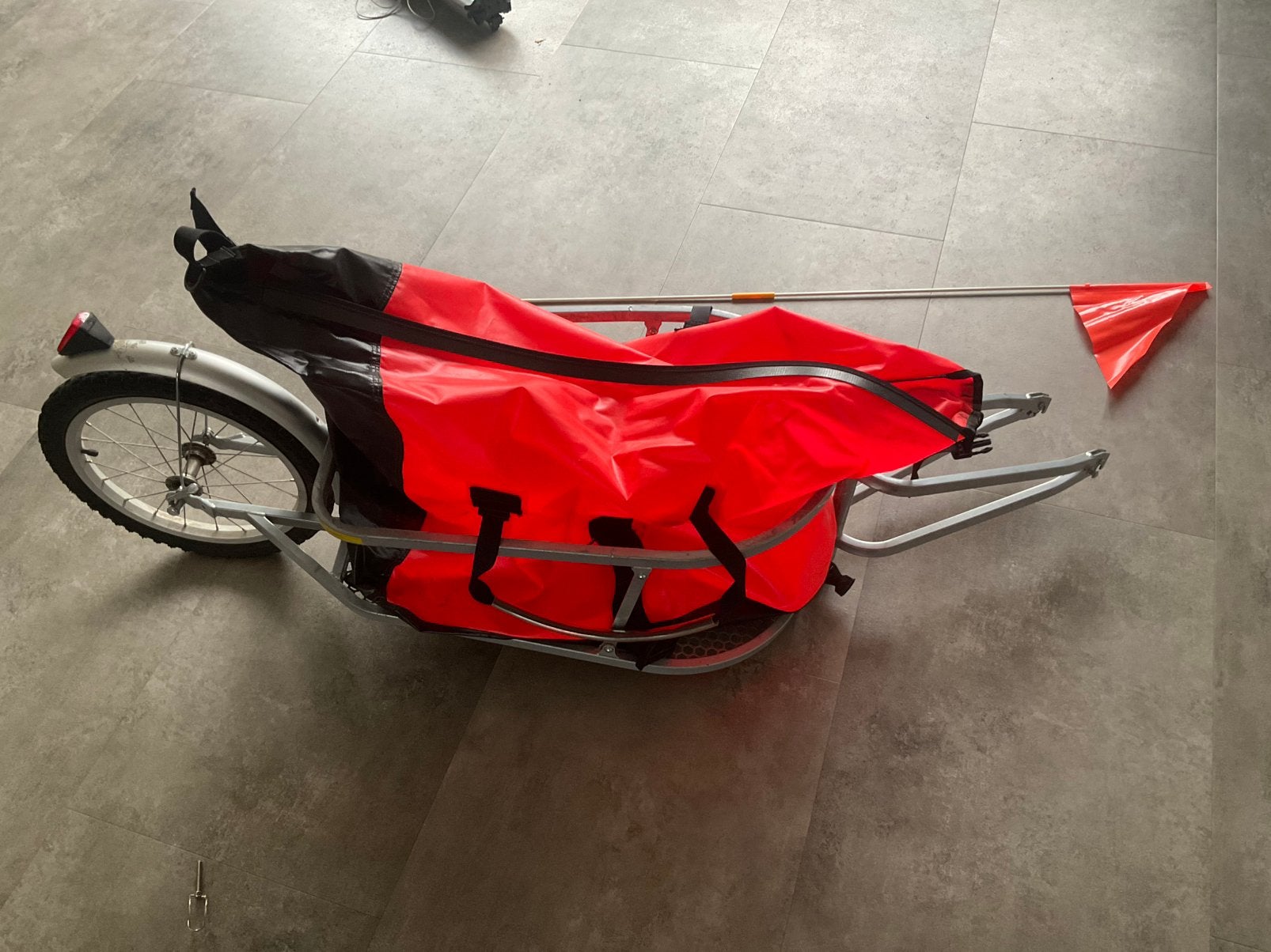 Imitatie B.O.B. Yak Fietskar 1 wiel met waterdichte tas, Ophalen, Gebruikt, Opvouwbaar, Bagagekar