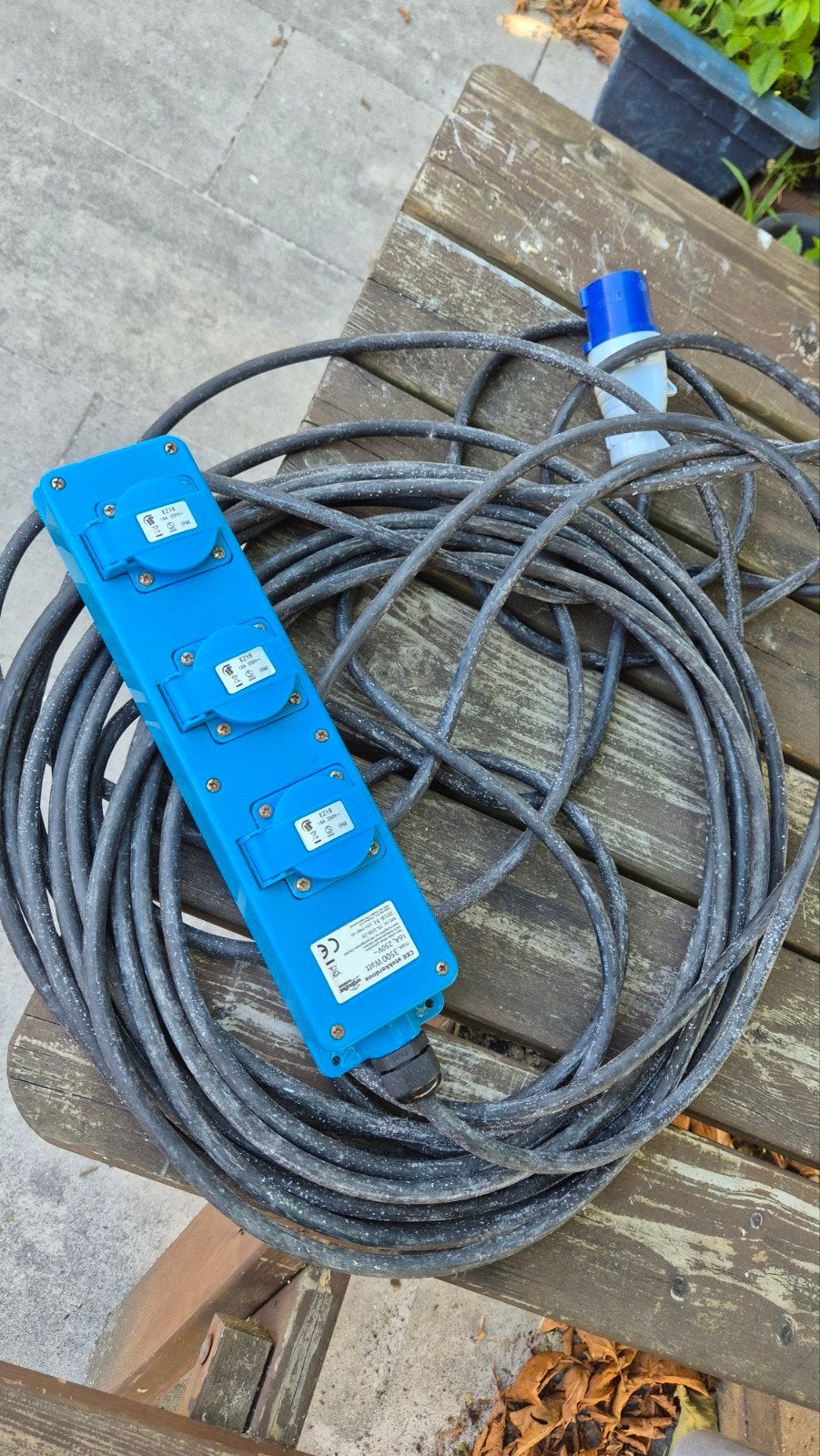 CEE Stekkerdoos 16A 250V met 3 stopcontacten, 20 meterkabel, Ophalen of Verzenden, Gebruikt