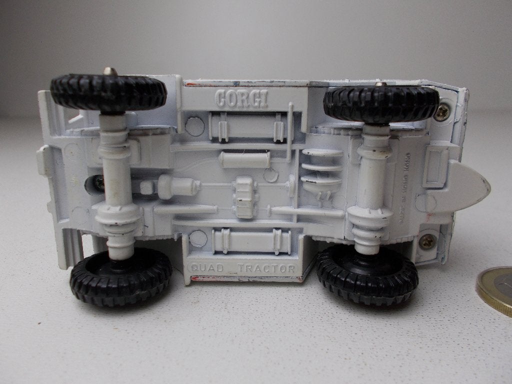 1976 Corgi 422 QUAD TRACTOR RIOT POLICE I.z.g.st., Ophalen of Verzenden, Zo goed als nieuw, Bus of Vrachtwagen, Corgi