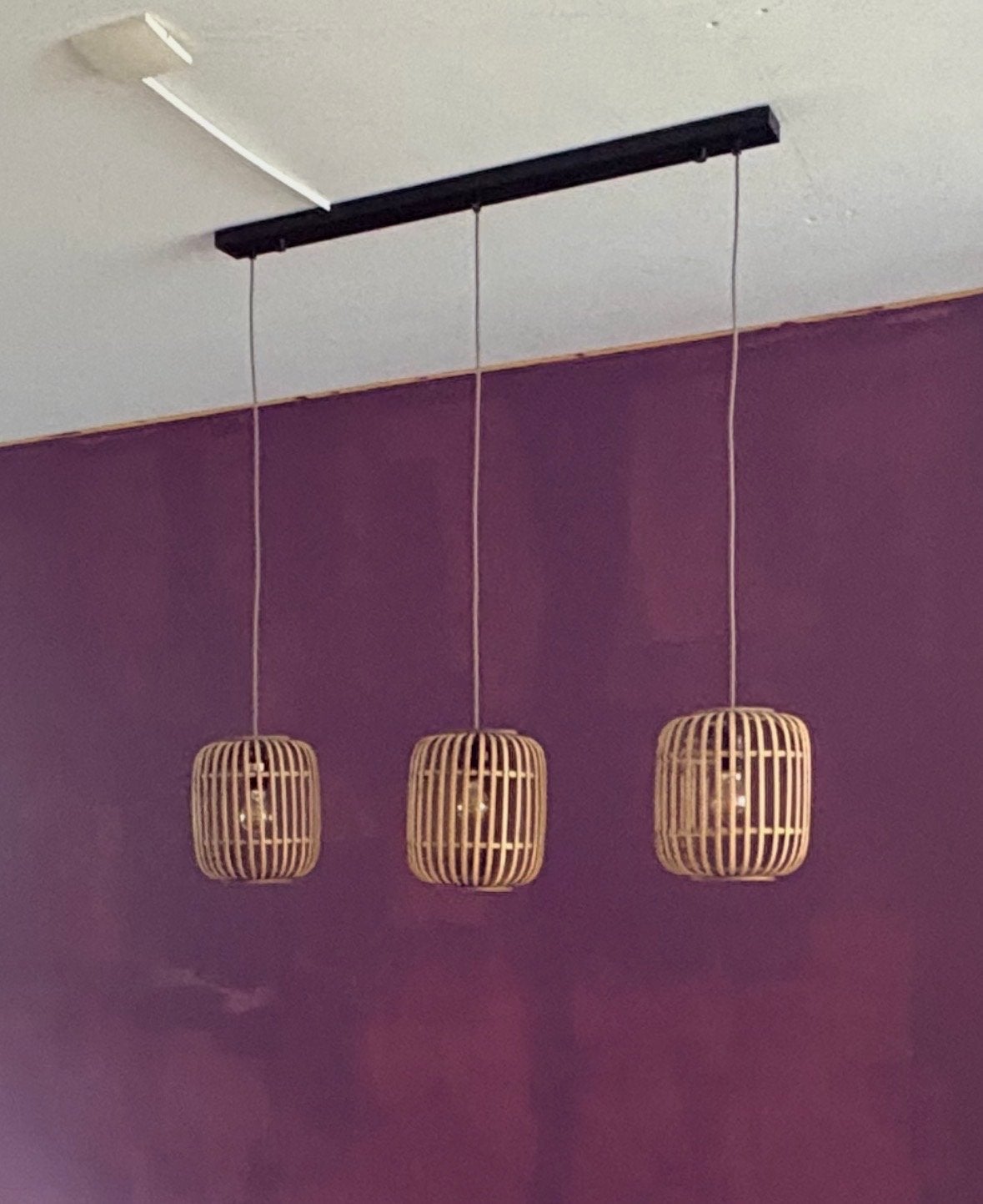 Hanglamp met 3 bamboe kappen - E27 fitting, Huis en Inrichting, Ophalen, Zo goed als nieuw, Natuurlijk materiaal, E27 (groot)