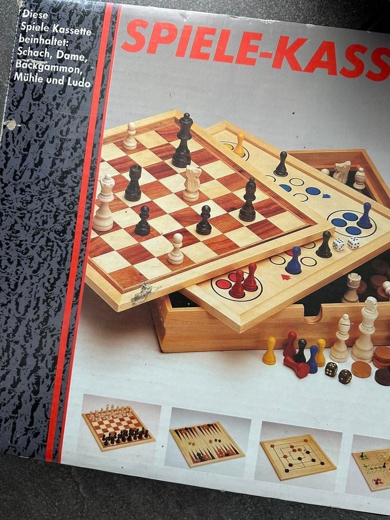 houten spellenset, Hobby en Vrije tijd, Gezelschapsspellen | Bordspellen, Ophalen of Verzenden, Zo goed als nieuw