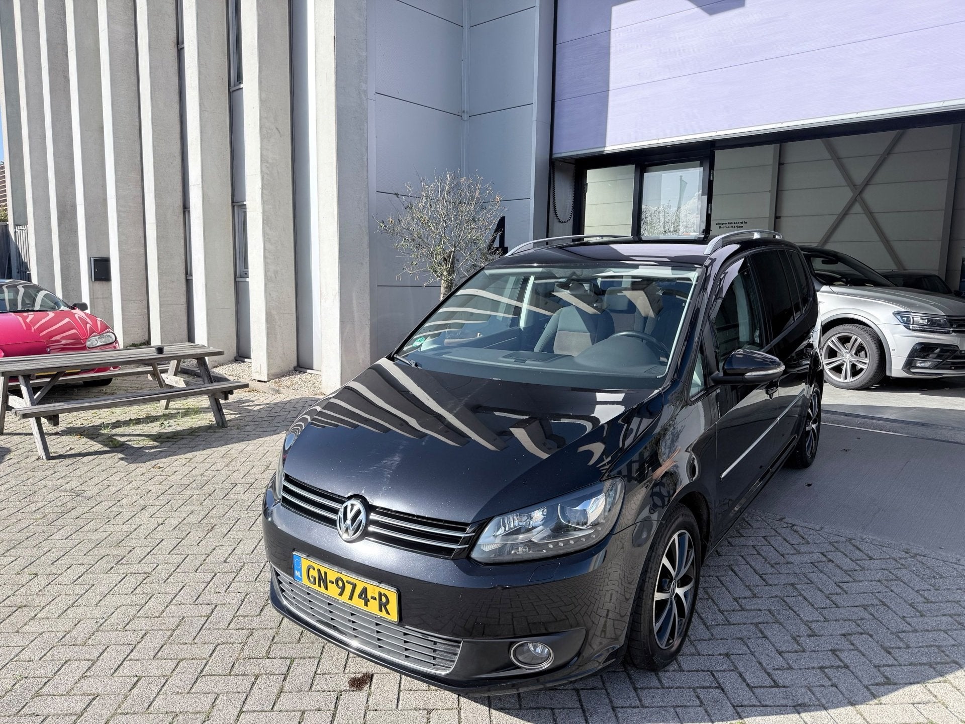 Volkswagen Touran 2.0 TDI Highline AUTOMAAT! ZEER NETTE AUTO, Gebruikt, Zwart, 4 cilinders, Alcantara
