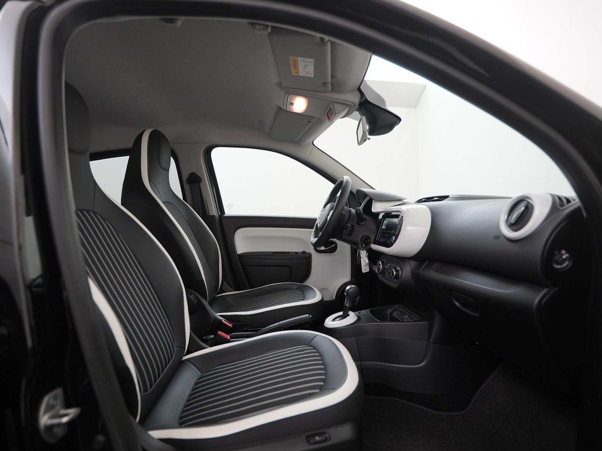 Renault Twingo Z.E. R80 Intens 3 Fase | SOH 94% | Camera | S, Automaat, 12 maanden, Leder en Stof, Zwart