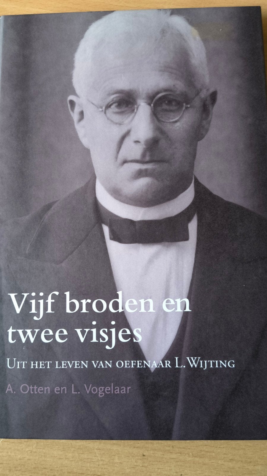 Vijf broden en twee visjes. A Otten / L Vogelaar, Boeken, Ophalen of Verzenden