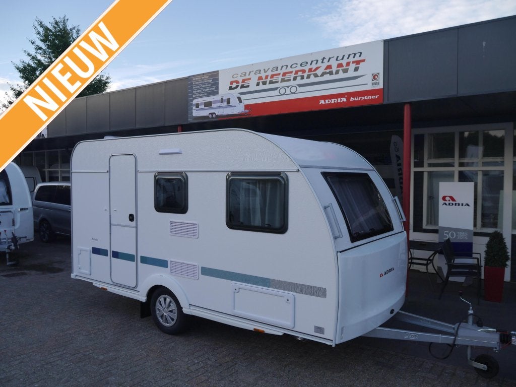 Adria Aviva 400 PS Aanbieding, Caravans en Kamperen, Standaardzit, Bedrijf, 750 - 1000 kg, Adria