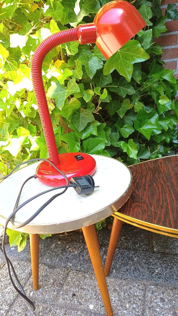 rode vintage bureaulamp in een opvallend rode kleur(HEMA 60s, Ophalen of Verzenden, Gebruikt, Overige materialen