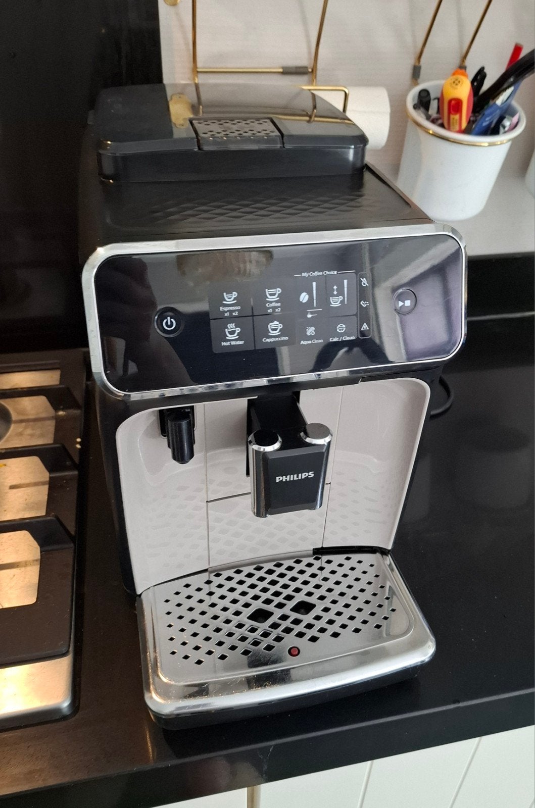 Philips LatteGo Volautomatische Espressomachine 2230, Witgoed en Apparatuur, Koffiezetapparaten, Ophalen, Afneembaar waterreservoir